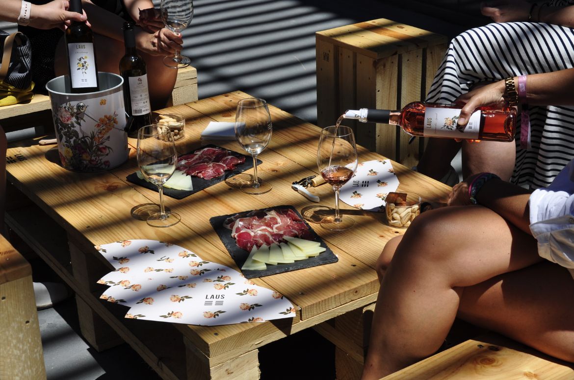 Cómo empezar a disfrutar del vino con LAUS